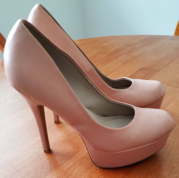 Olsenboye Nude Heels - Picture 3 of 4